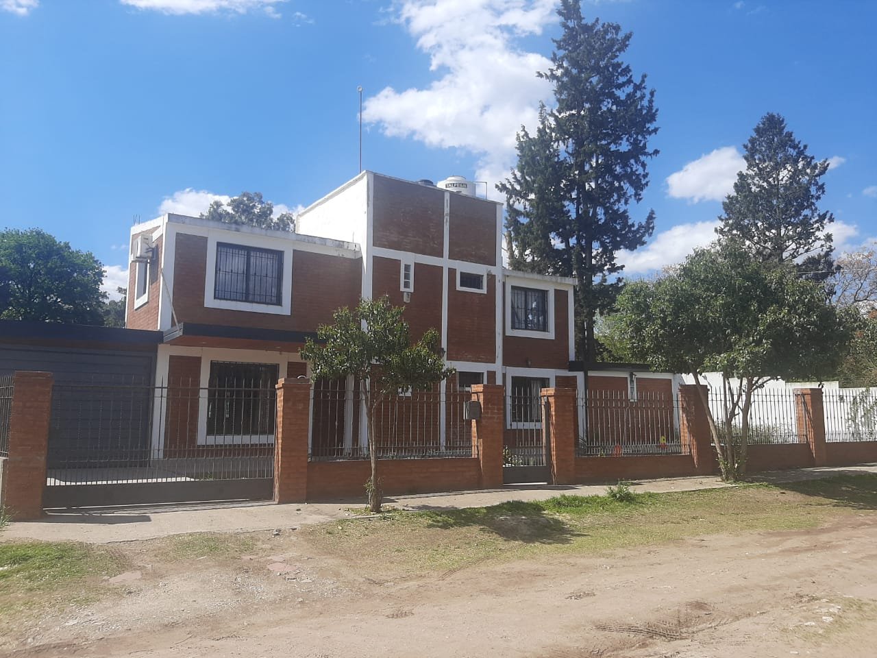 Casa a la venta en Comuna de San Roque. (C166)