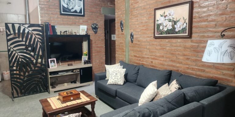 WhatsApp Image 2025-10-11 at 10.00.12