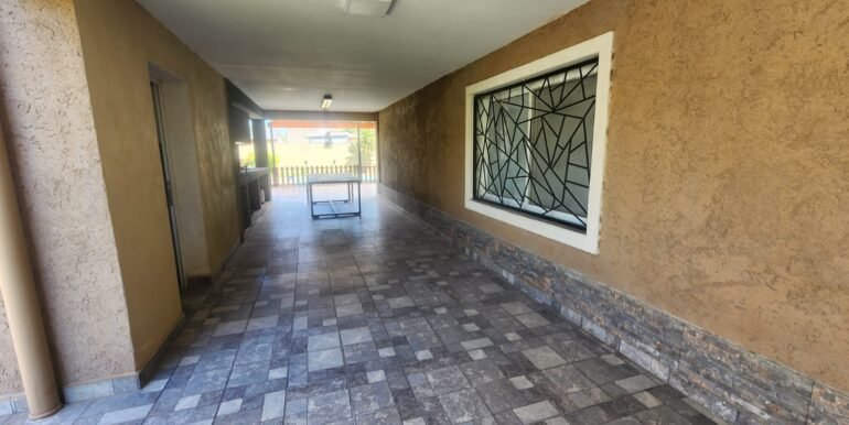 WhatsApp Image 2025-11-01 at 15.39.55 (1)