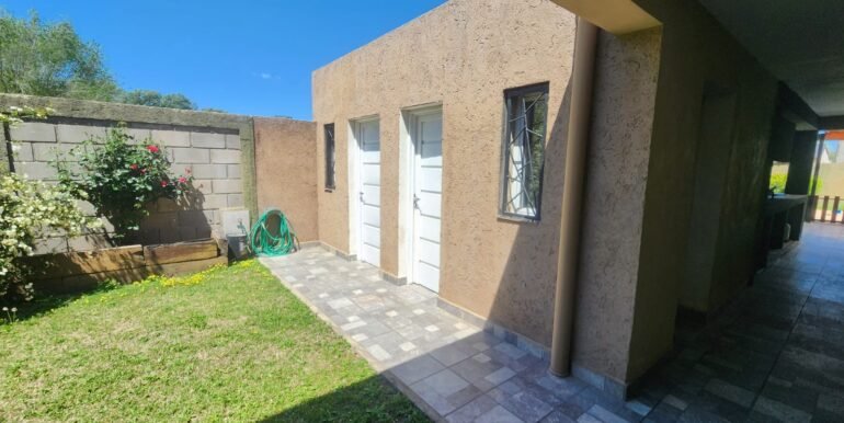 WhatsApp Image 2025-11-01 at 15.39.58 (1)