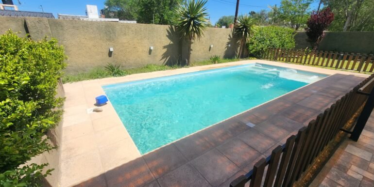 WhatsApp Image 2025-11-01 at 15.40.08 (1)