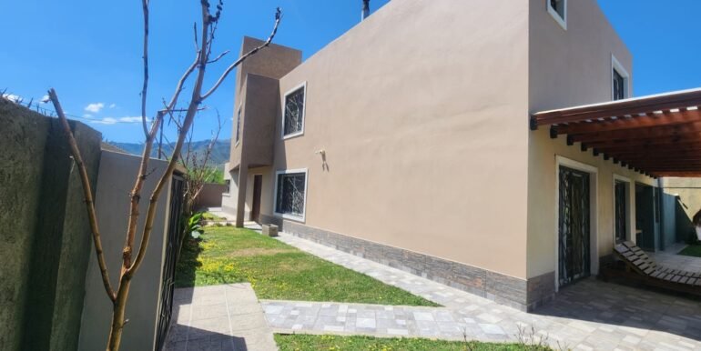 WhatsApp Image 2025-11-01 at 15.40.12 (2)