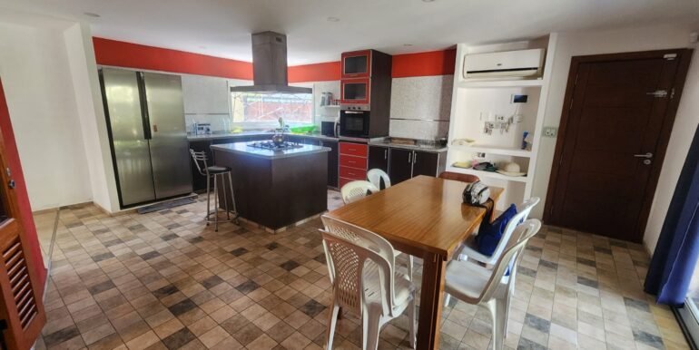 WhatsApp Image 2025-11-01 at 15.40.20 (1)