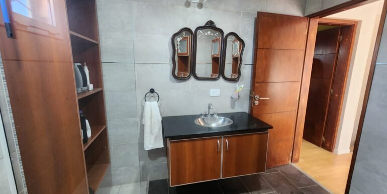 WhatsApp Image 2025-11-01 at 15.40.36