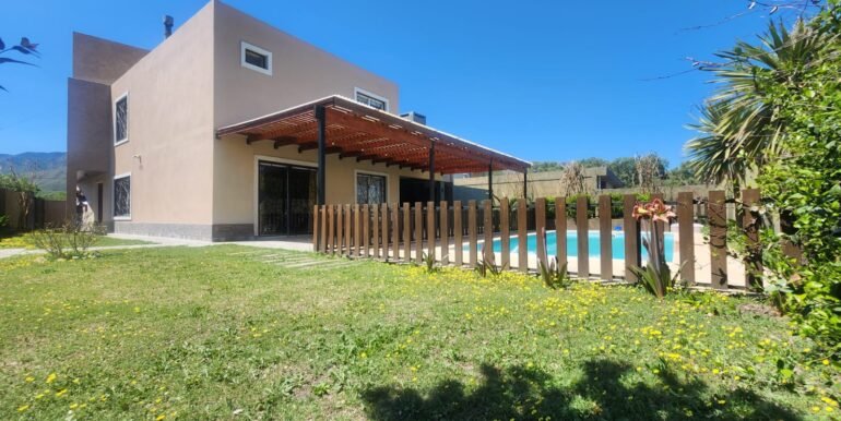 WhatsApp Image 2025-11-01 at 15.40.55 (2)