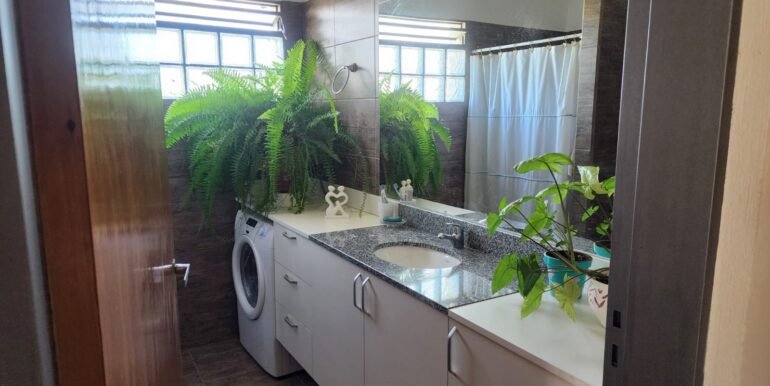 WhatsApp Image 2025-12-05 at 08.59.23