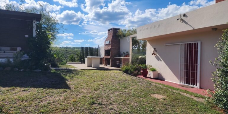 WhatsApp Image 2025-12-05 at 08.59.30 (1)