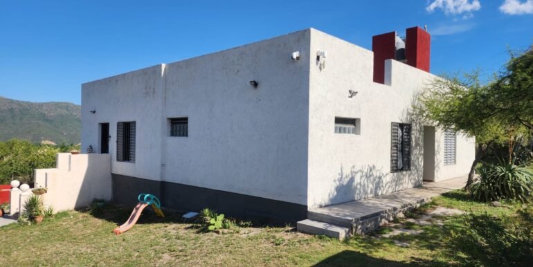 WhatsApp Image 2025-12-05 at 08.59.31