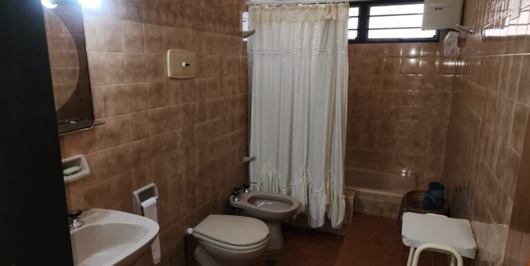 WhatsApp Image 2025-09-22 at 08.31.48