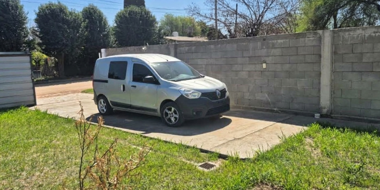 Kangoo sin techo.